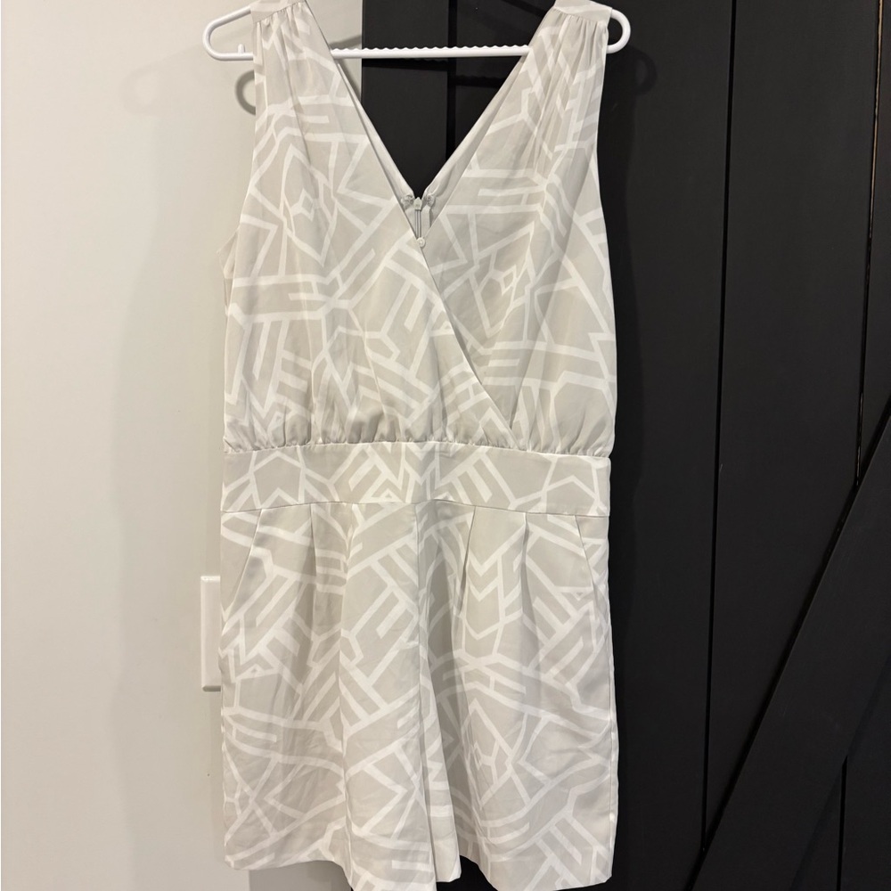 Amani Exchange White Geometric Patterned Sleeveless Dress